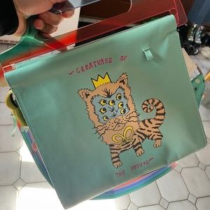 Min and mon bag with strap